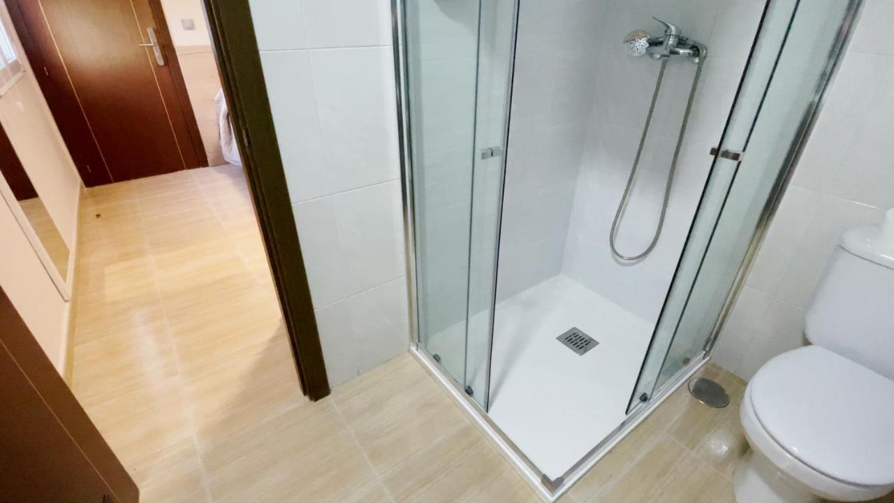 Hostal Restaurante Cuatro Caminos Cubillos del Sil 外观 照片